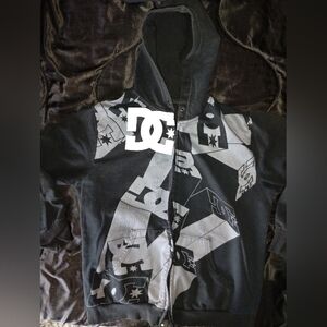 DC hoodie (missing zipper)